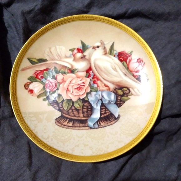 Gloria Vanderbilt Collectors Plate - Picture 1 of 2